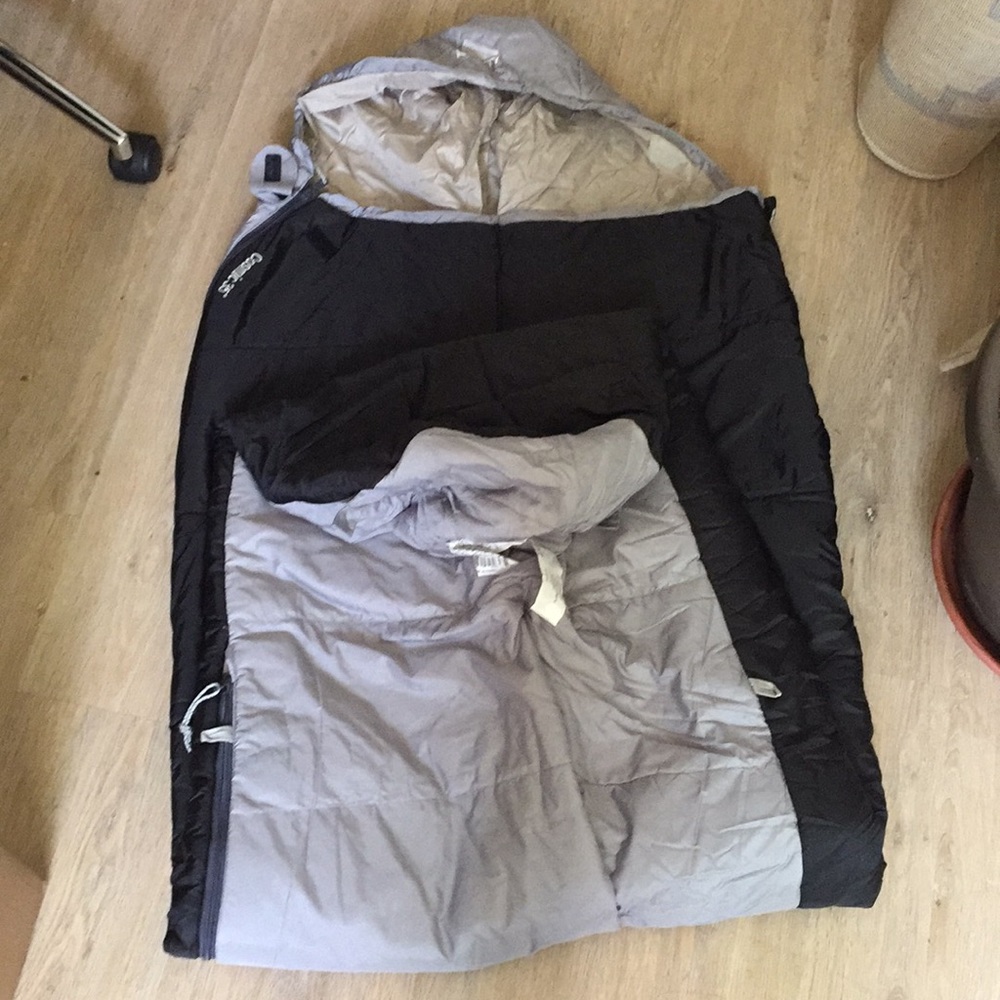 Kelty Cosmic 35 degree + mummy sleeping bag